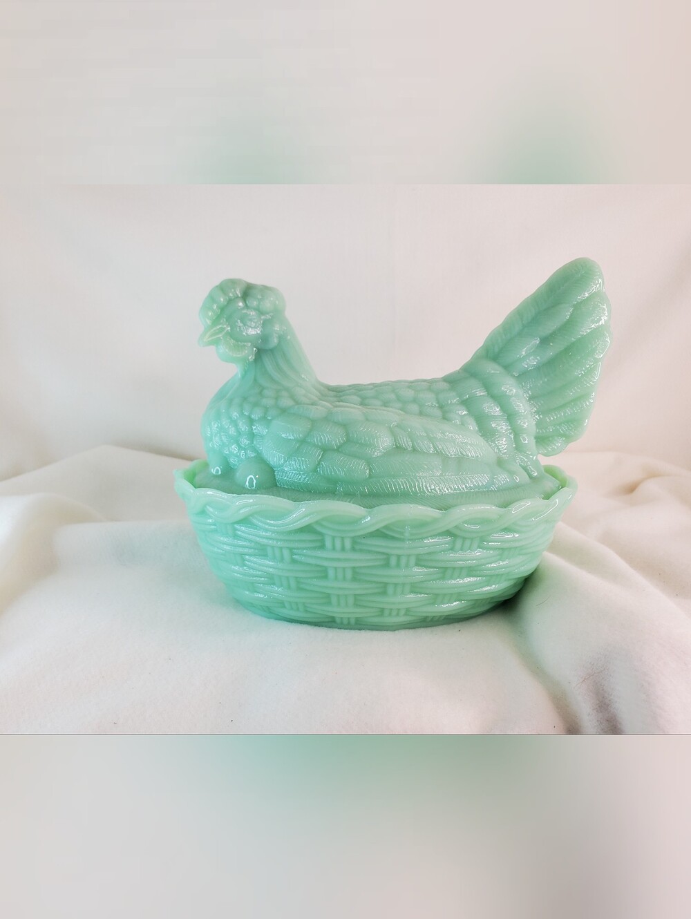 Vintage Jadeite Green Glass Chicken Hen with Eggs Nesting Bowl Dish